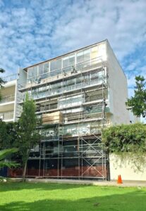 fachada de andamio multidireccional layher